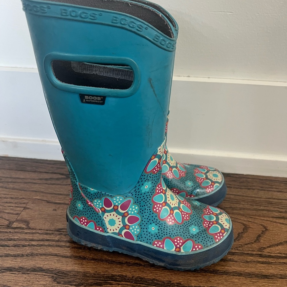BOGS Kids' Teal and Pink Floral Boots